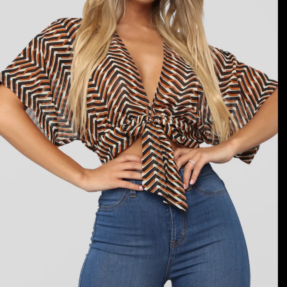 🆕 FN Crop Abstract Print Tie Blouse